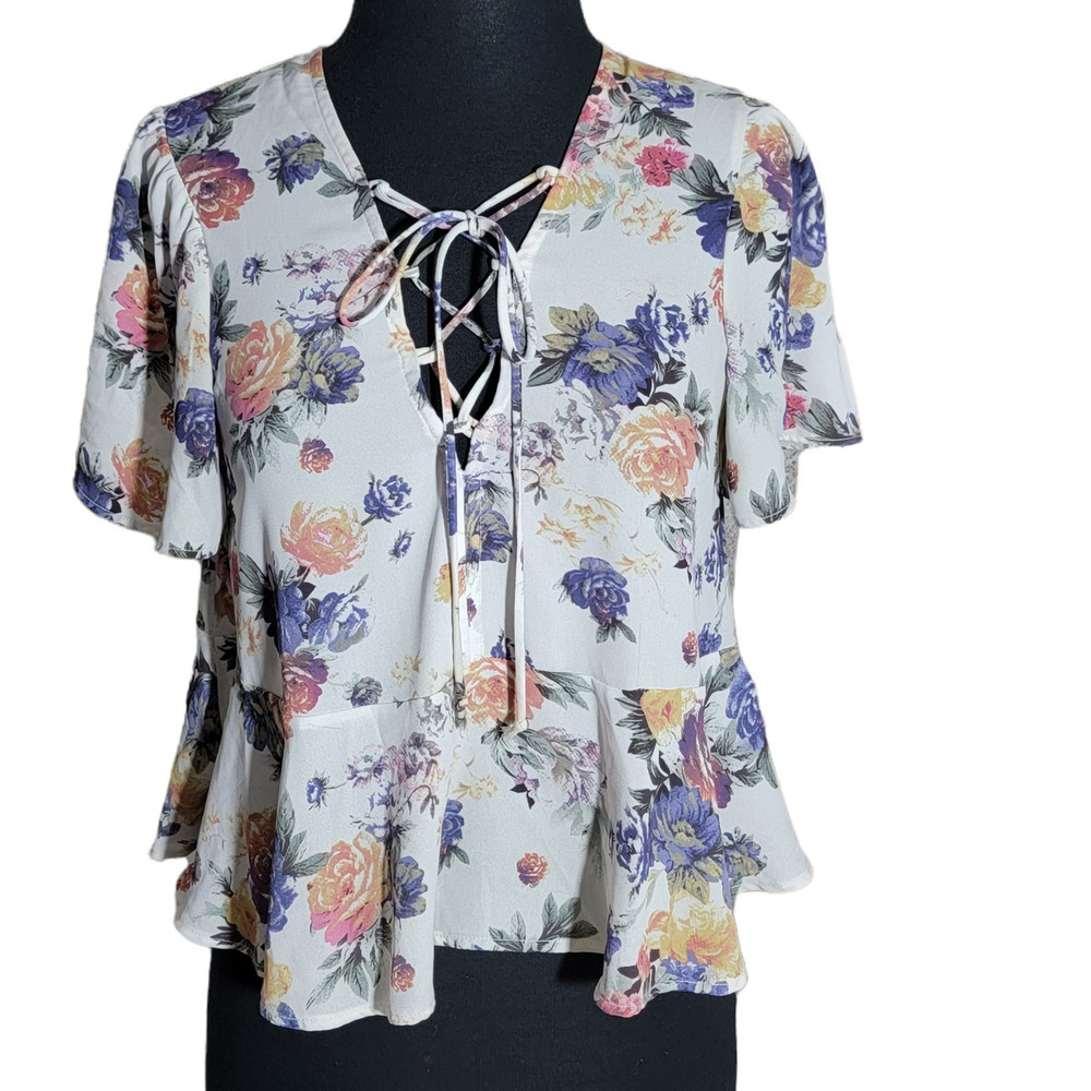 Kimchi Blue top blouse floral print short sleeve sz M